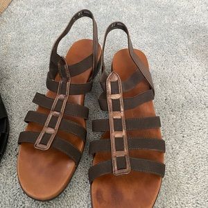 Sandals size 9n
